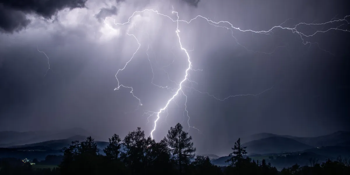 Orages violents : 10 départements en vigilance orange demain