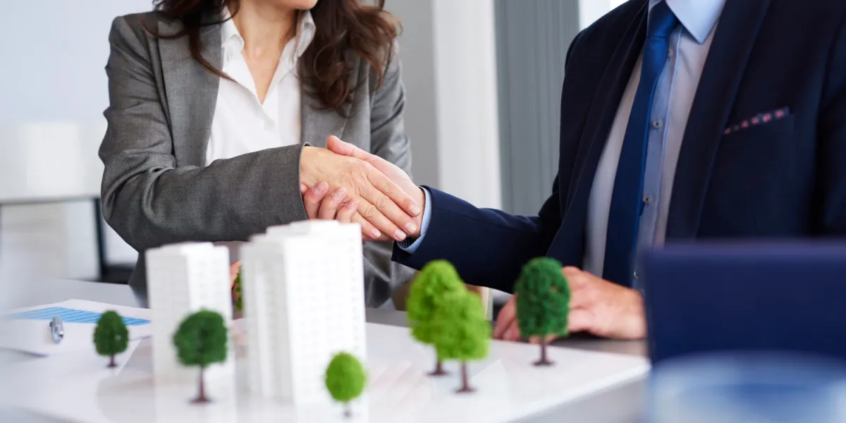 HOMME FEMMES IMMOBILIER