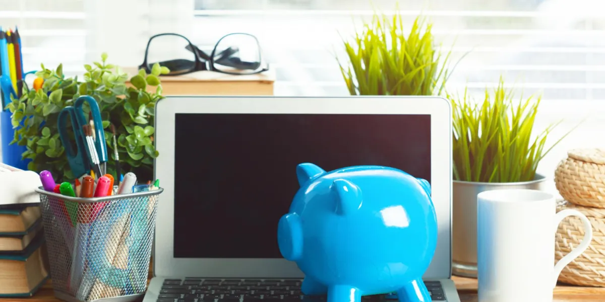 ordinateur avec cochon