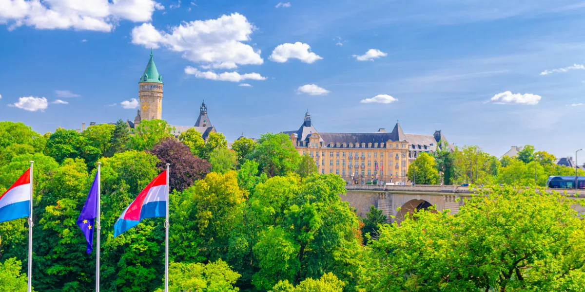 Pourquoi les plus riches des Français quittent la France pour le Luxembourg et la Suisse ?