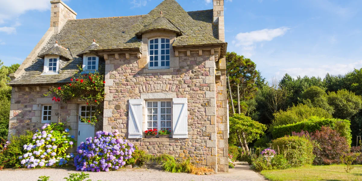 Depuis vingt ans, ce couple de retraités se bat pour récupérer sa maison squattée