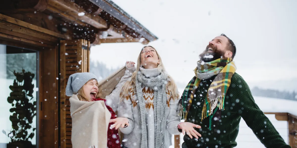 Famille sous la neige
