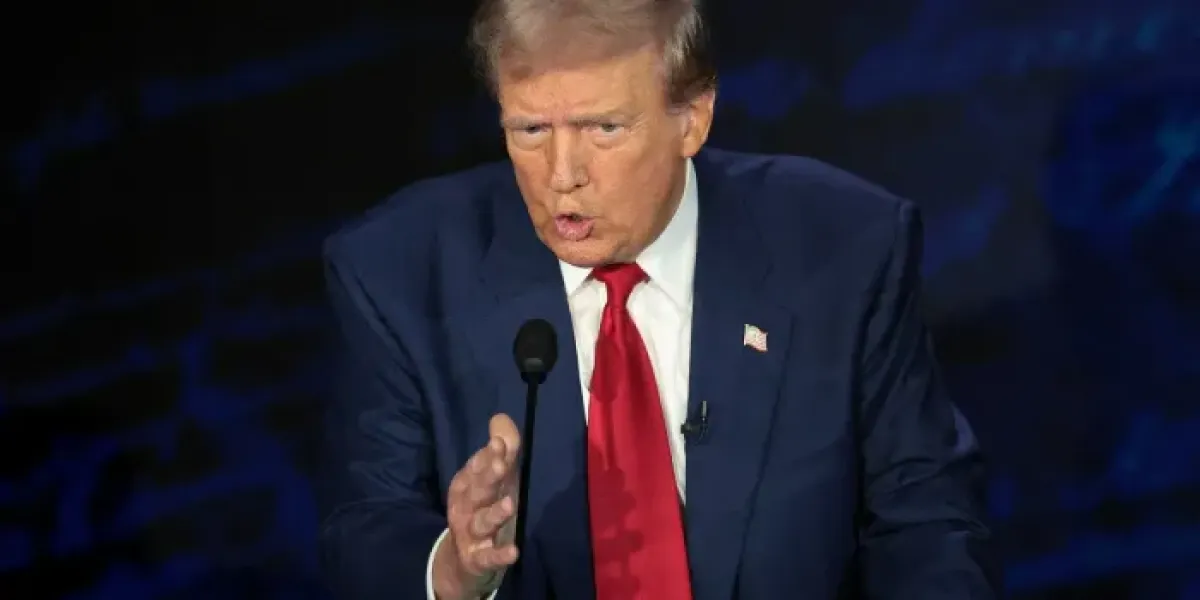 "Expulser tout étranger n’ayant pas sa place ici" : après une attaque à Washington, Trump hausse le ton