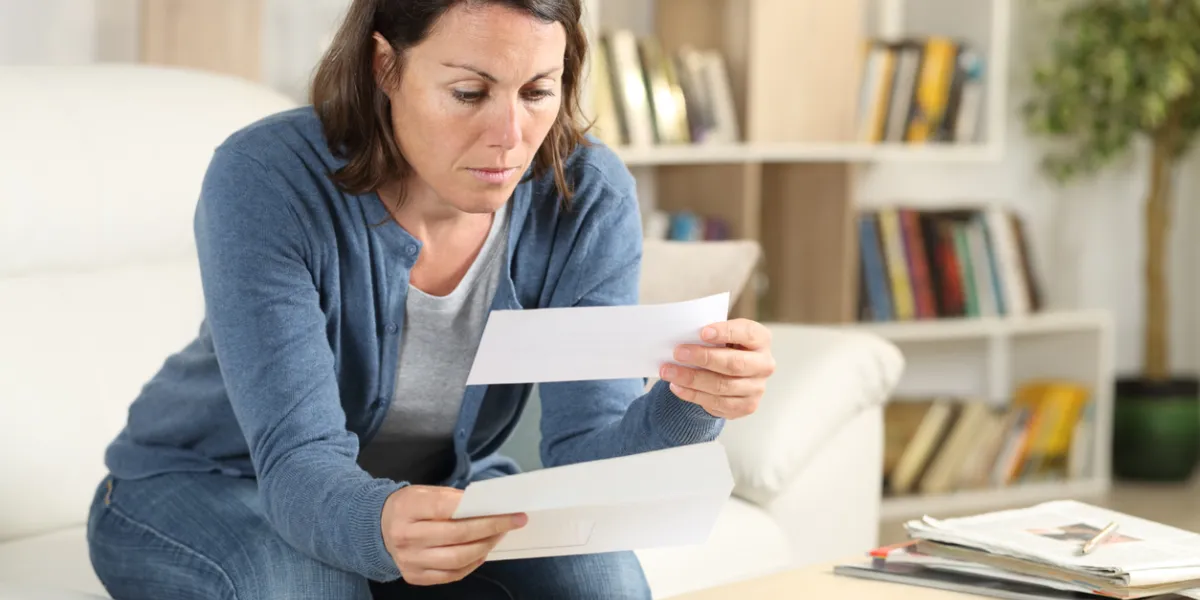 Chèque frais bancaires