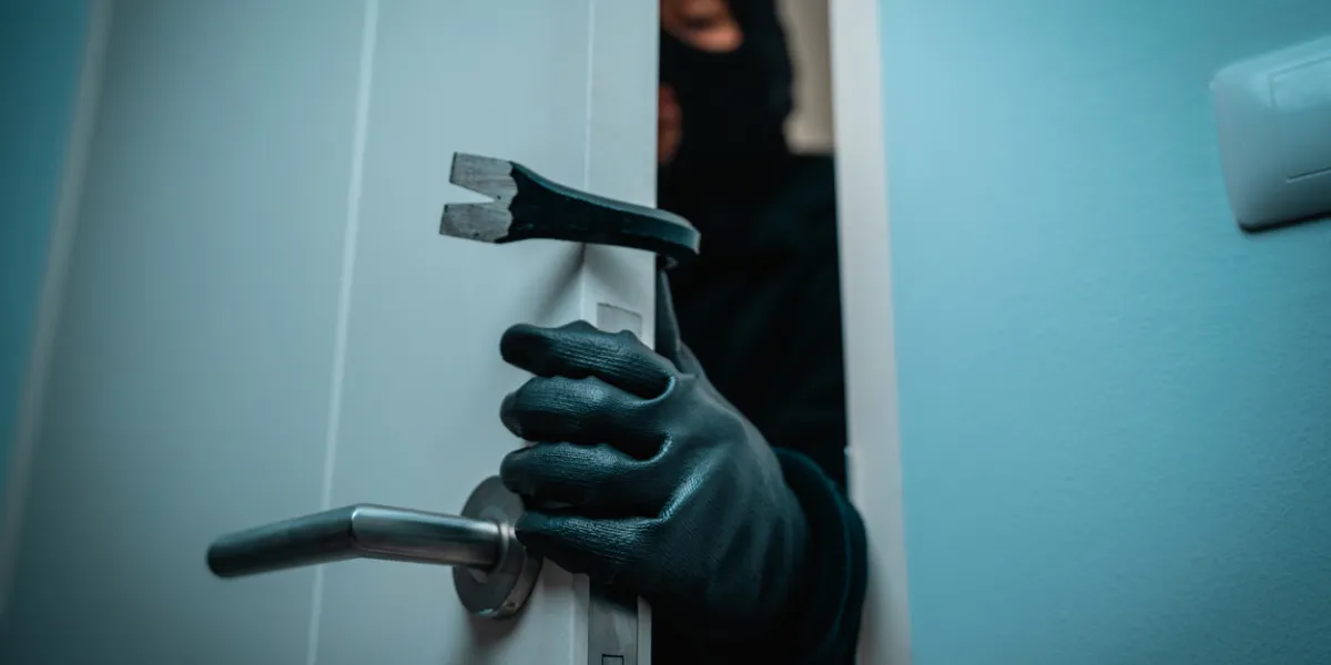 Lille : une femme de 46 ans victime d’un viol par un cambrioleur armé 