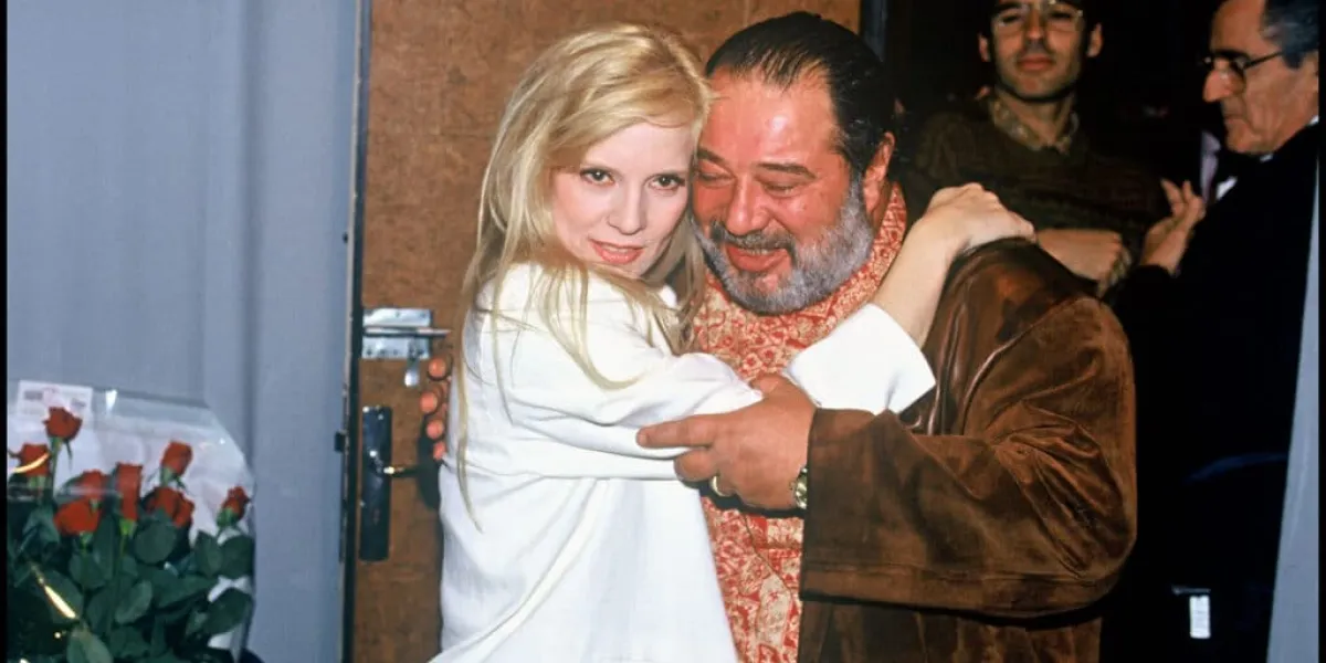 Carlos : ses étés "Tout nu et tout bronzé" à Ramatuelle avec Sylvie Vartan