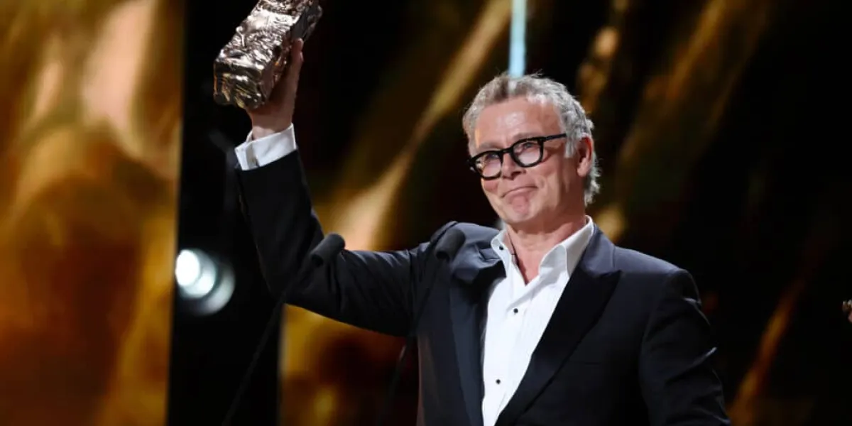 "Il ne le disait pas" : Franck Dubosc incapable de retenir ses larmes en évoquant ce souvenir de son père dans "Les Rencontres du papotin"