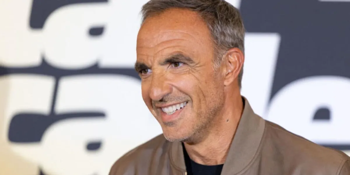 Nikos Aliagas (The Voice) : son fief en Grèce, où il hérité d’une maison médiévale