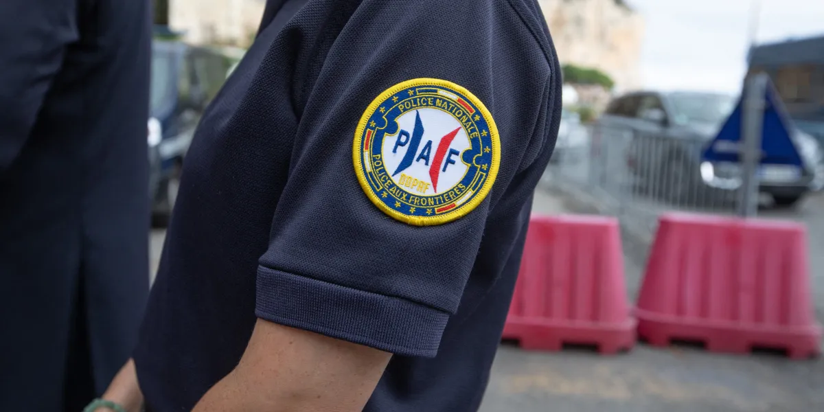 Police aux frontières