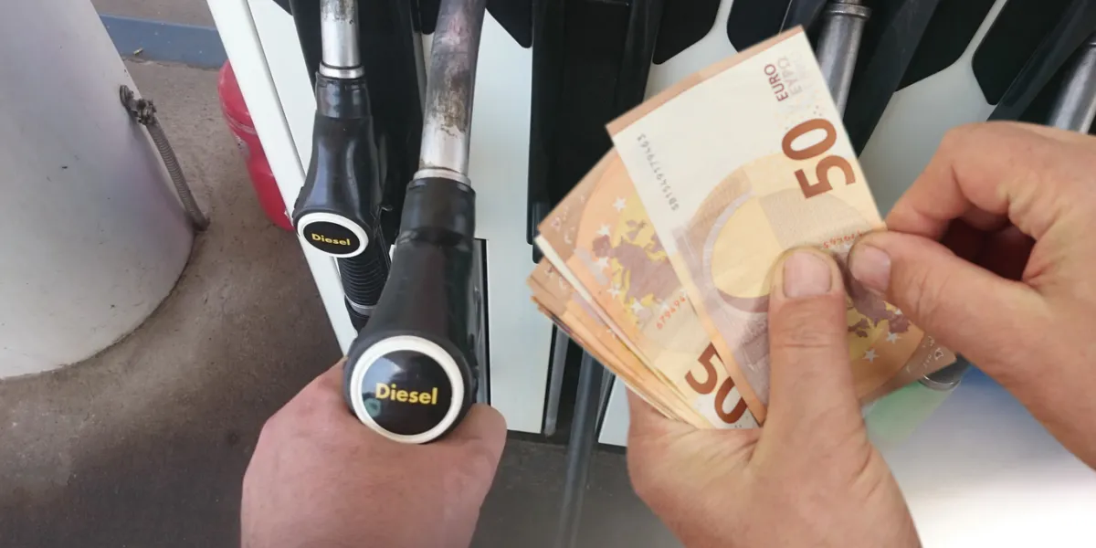 Le gouvernement dévoile un « surplus » de 120 millions d'euros lié aux taxes sur l’essence depuis le début de la guerre en Iran