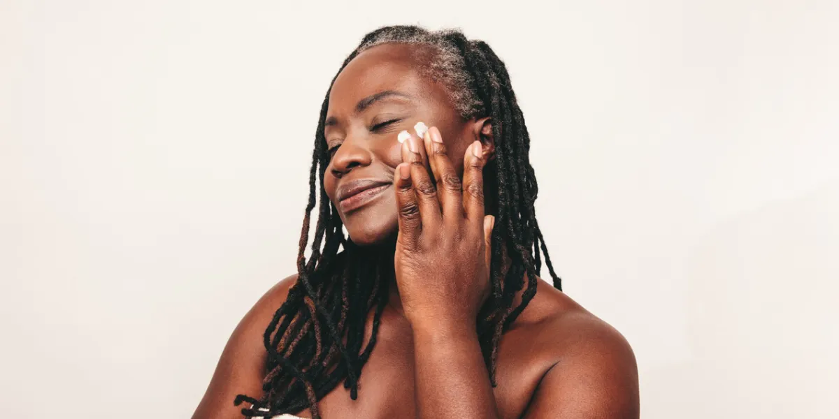 Après 50 ans, cette partie du corps qui complexe le plus les femmes