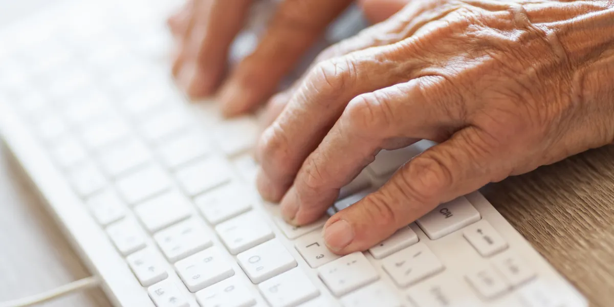 Mains senior clavier
