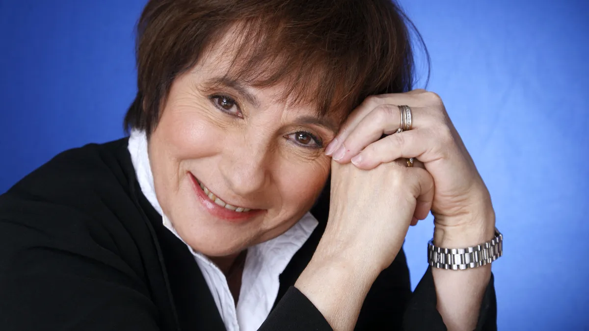Marie-Paule Belle