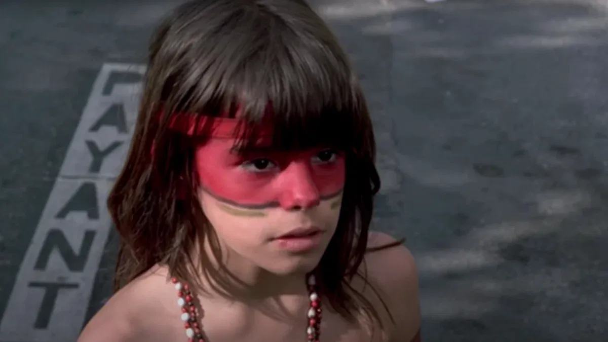 Un Indien dans la ville : à quoi ressemble Pauline Pinsolle, qui incarnait Sophie, la petite amie de Mimi-Siku ?