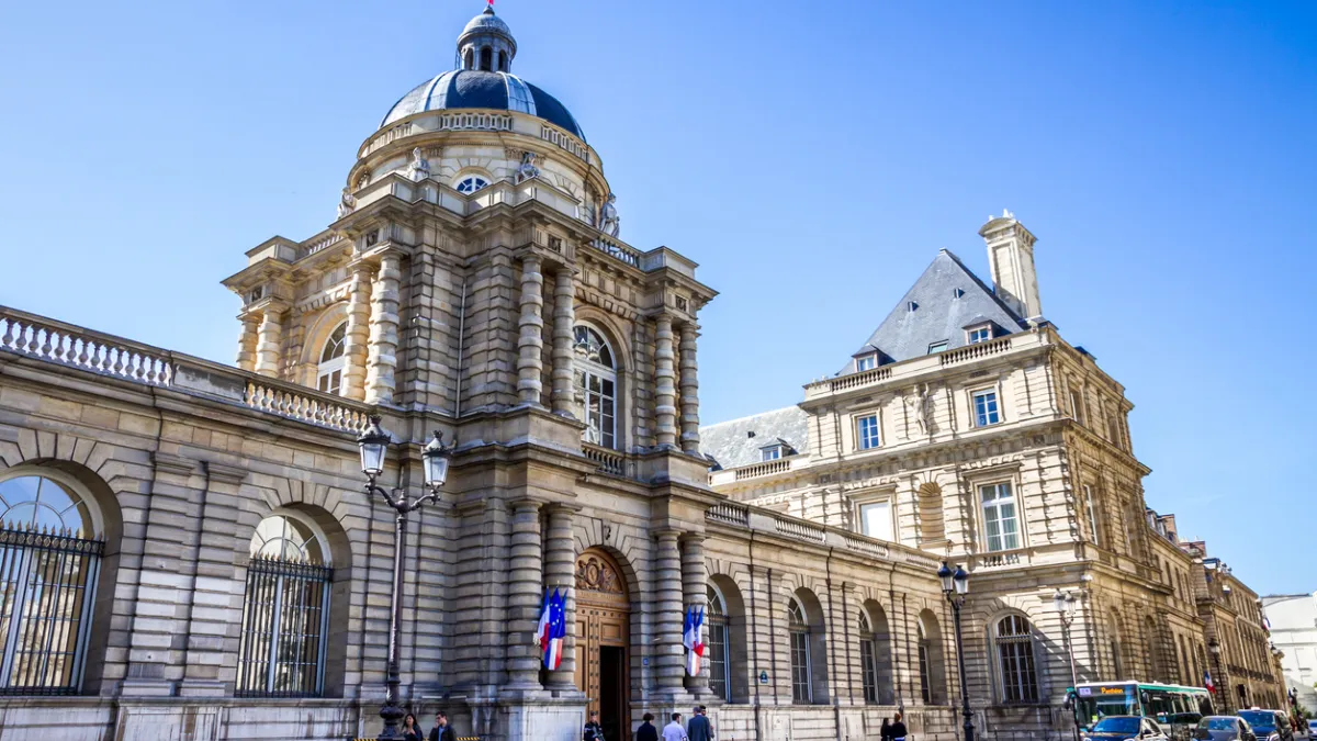Sénat Devanture