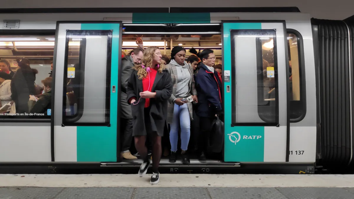 Navigo : 5 étapes clés pour réussir le transfert de votre abonnement vers votre smartphone