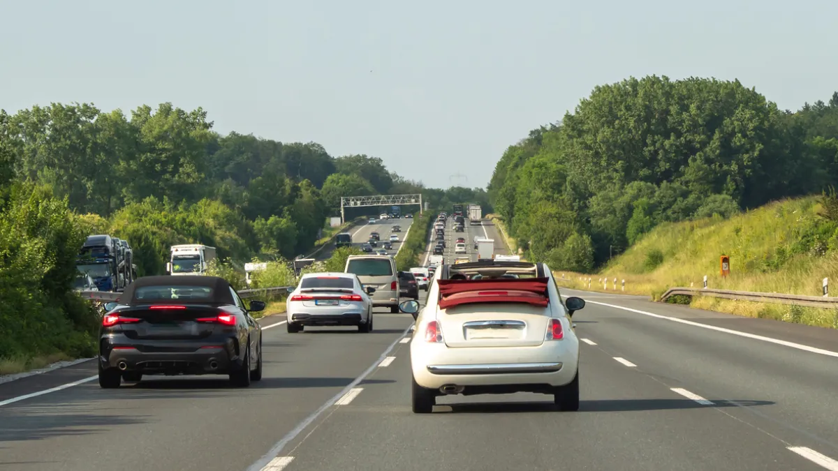 Arnaque : le "pneu crevé" piège les vacanciers sur les routes cet été 