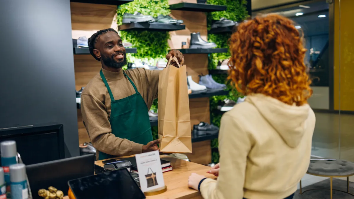 Quels magasins sont ouverts le 15 août 2026 ? La liste des enseignes qui ne ferment pas