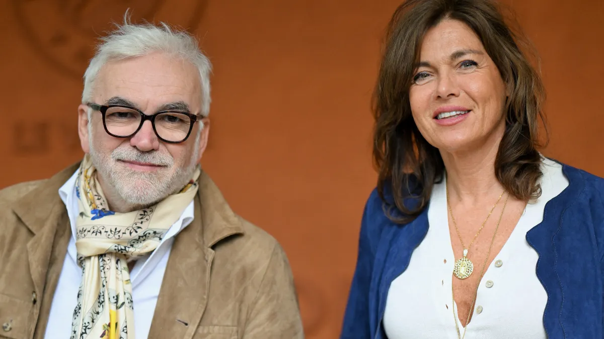 Onze ans d'amour, cela se célèbre. En vacances à La Baule, Pascal Praud a marqué cette date symbolique en partageant un tendre selfie avec sa compagne, Catherine Bancarel, offrant à ses abonnés un rare aperçu de leur bonheur à deux.