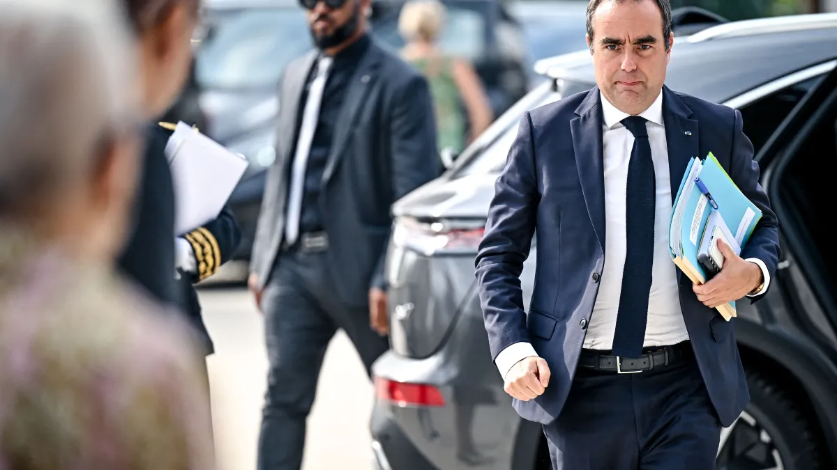 Incendies : Sébastien Lecornu assure n’avoir « rien à cacher » et dénonce des dérives « complotistes »