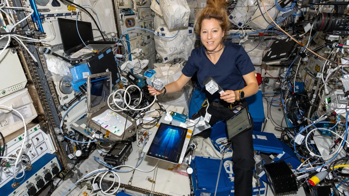Quel salaire pour Sophie Adenot, première Française à effectuer une sortie dans l’espace ?