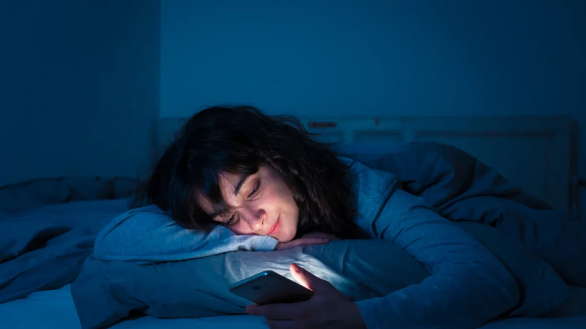 Après 50 ans, cette habitude du soir pourrait accélérer le déclin cognitif, alertent les chercheurs