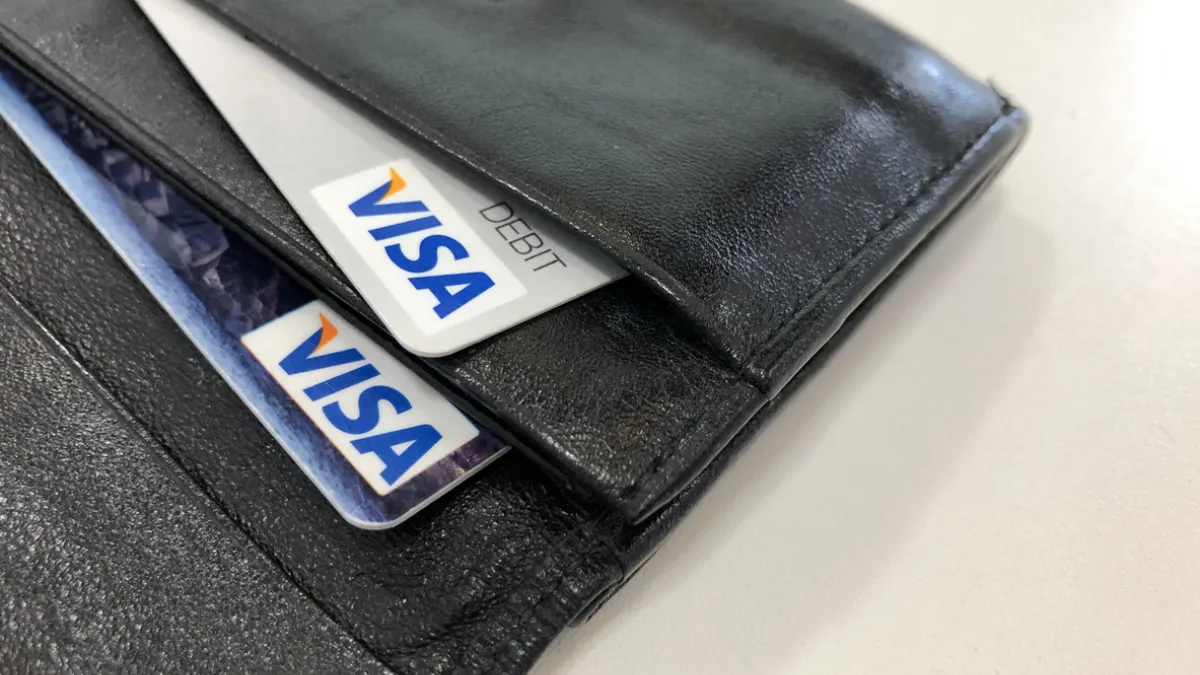 Alerte aux « cartes zombies » : une faille de sécurité permet d'utiliser des cartes bancaires périmées