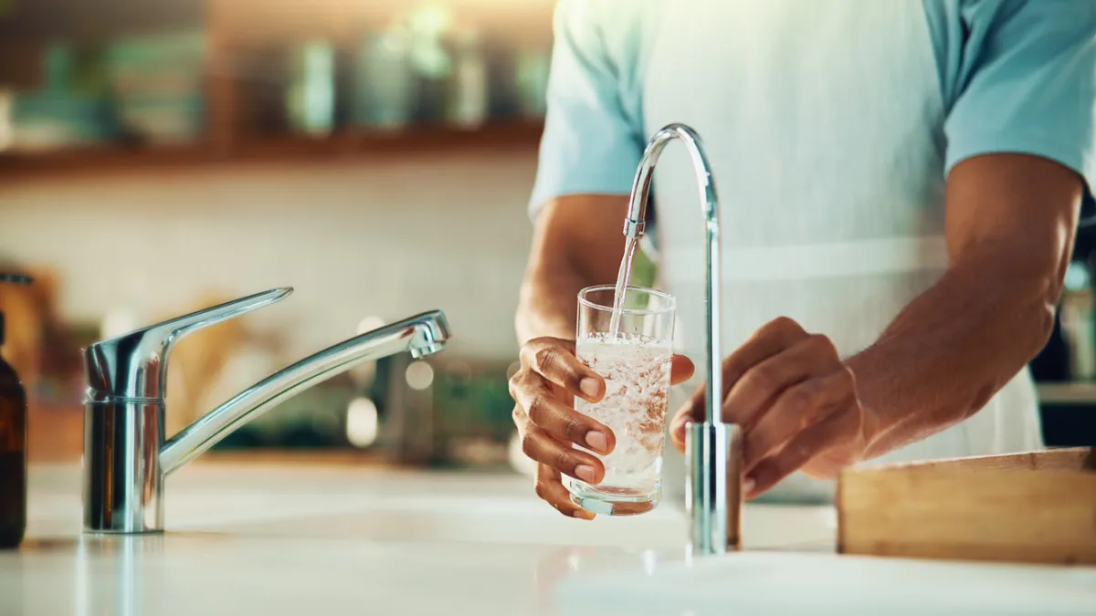Canicule : ce maire multiplie par 7 le prix de l’eau pour inciter les habitants à réduire leur consommation