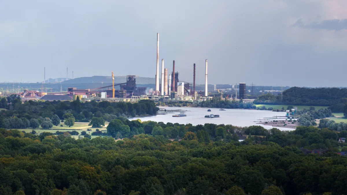 industrie sur le Rhin