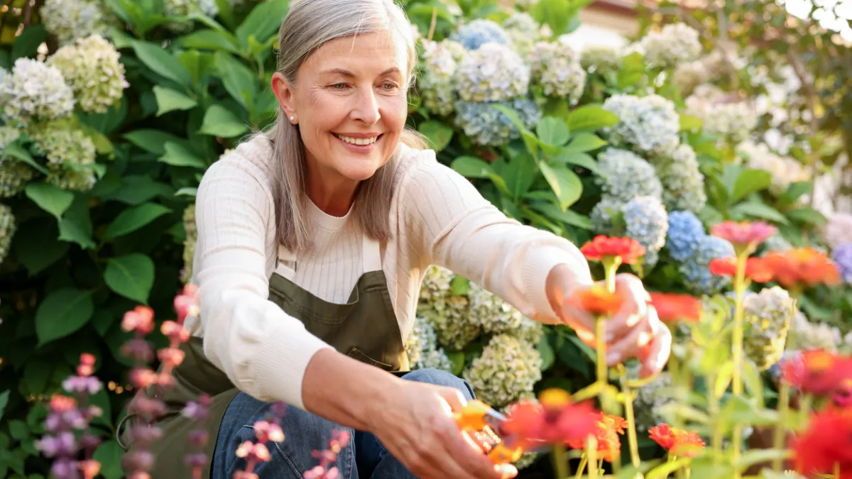 Retraitée jardinage