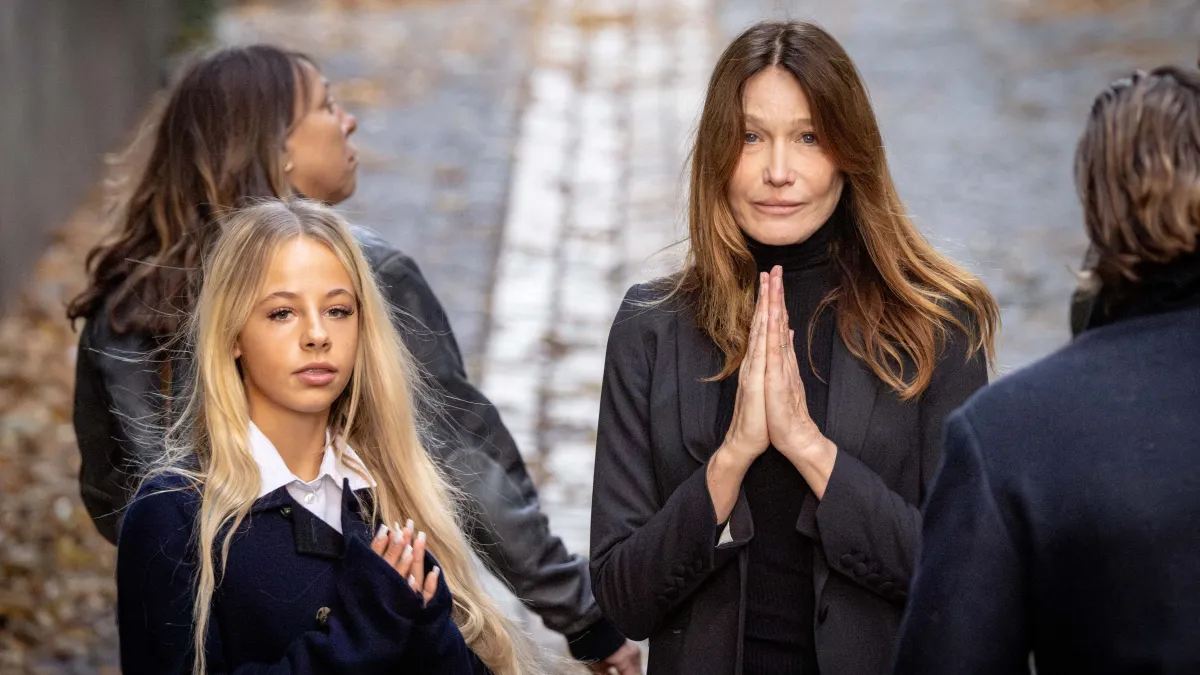 « Tu as besoin d’un travail, pas d’un mari » : le conseil cash de Carla Bruni à sa fille Giulia Sarkozy, 14 ans