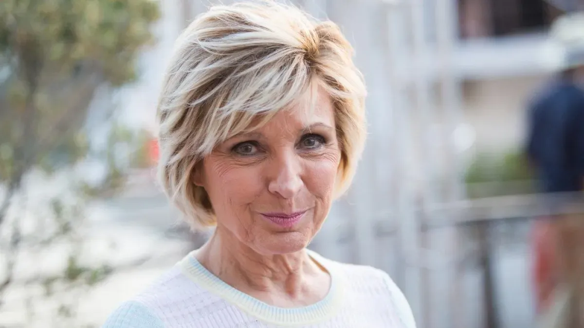 Evelyne Dhéliat 