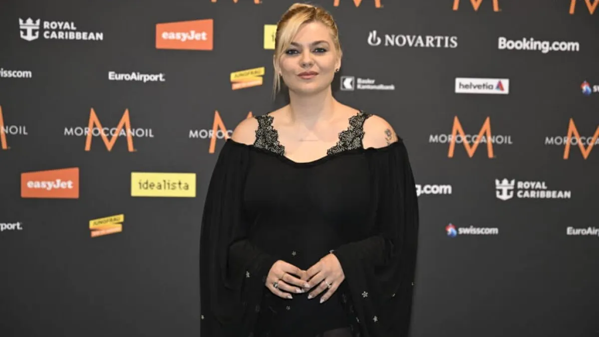 Louane : avec cette ancienne de la "Star Academy", c'est officiel