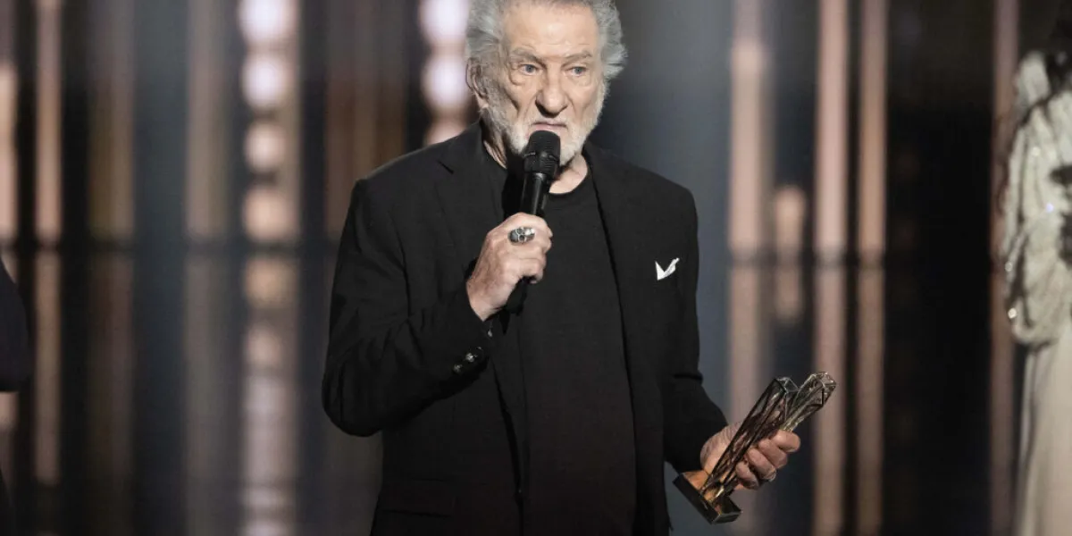 Eddy Mitchell (83 ans) : son état de santé inquiète, le chanteur conduit à l’hôpital ?