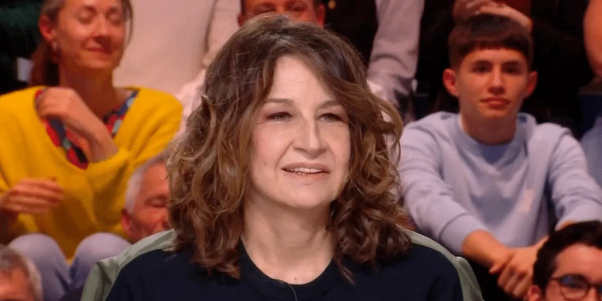 "Tu n'as jamais mangé la chatte à maman…" : Valérie Lemercier se lâche face à Yann Barthès dans "Quotidien"