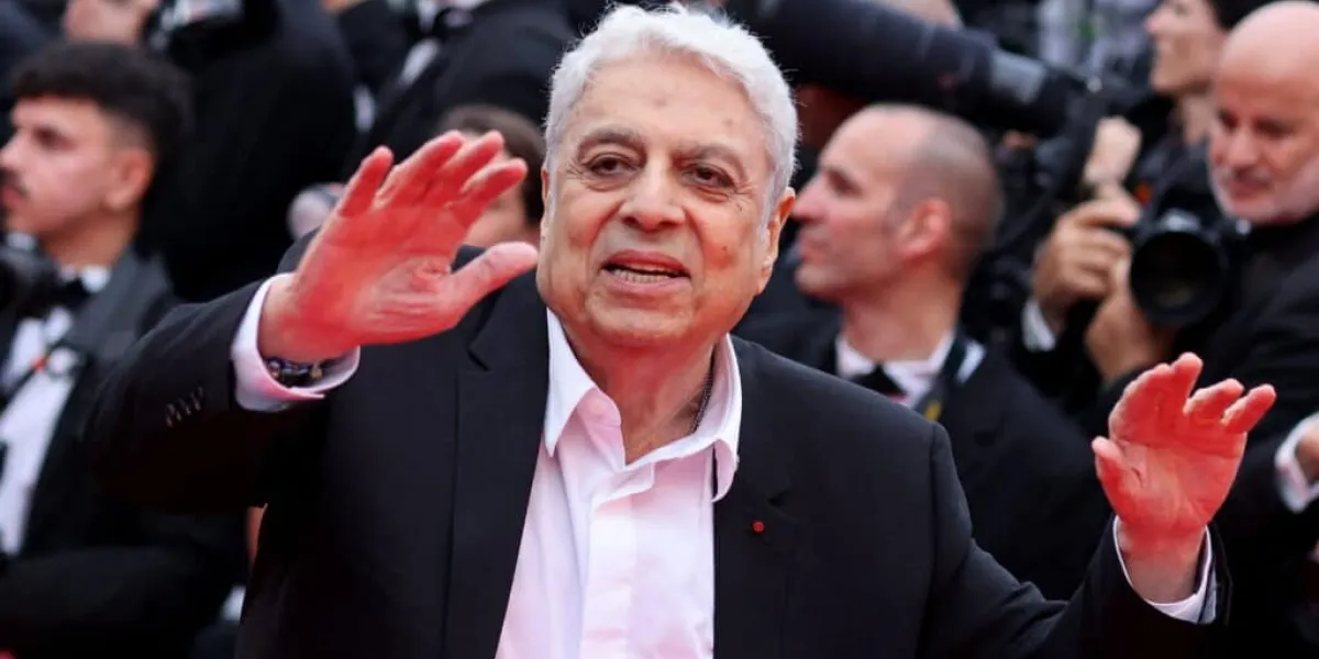 "De quoi se mêle-t-il ?", Enrico Macias s’en prend à Emmanuel Macron