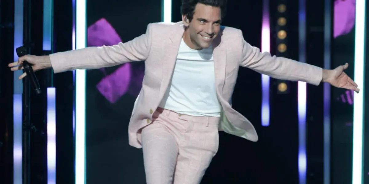 Mika crée la surprise dans un village de la Sarthe : sa présence au mariage de sa sœur a fait sensation