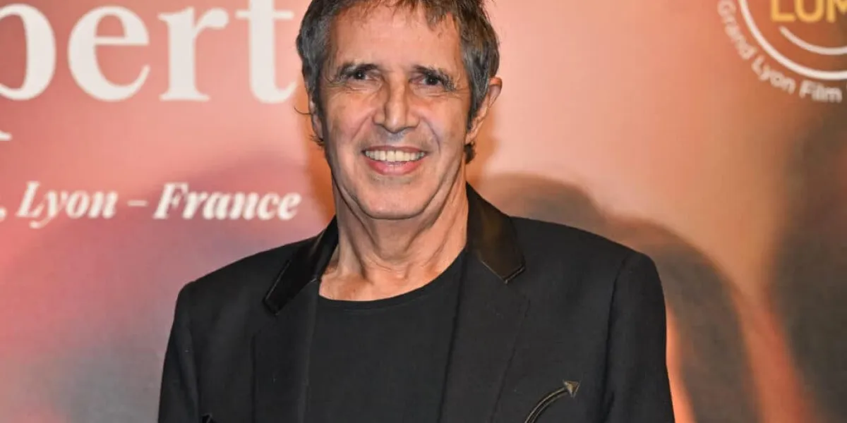 Julien Clerc : Paradise Papers, droits d'auteur, patrimoine immobilier, quelle est la fortune du chanteur ?