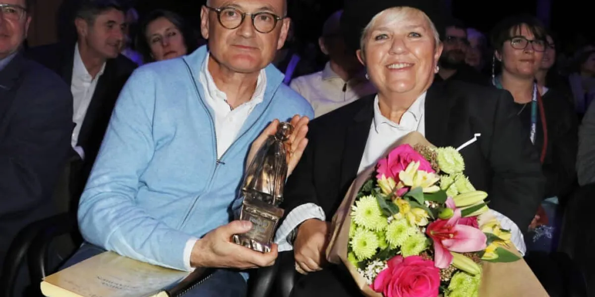 "Au grand désespoir de ma femme", Mimie Mathy, son compagnon la délaisse et l’assume