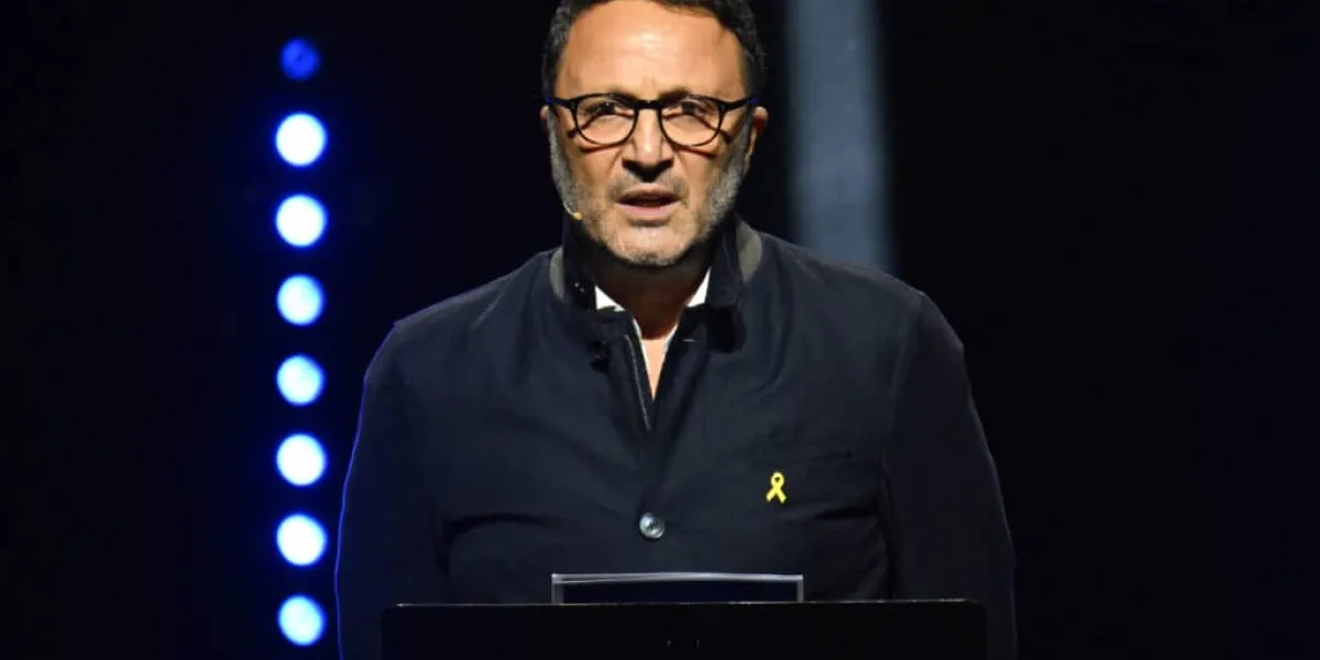 Arthur : après avoir dénoncé les célébrités qui lui tournent le dos, l’animateur publie des photos de celles qui restent fidèles