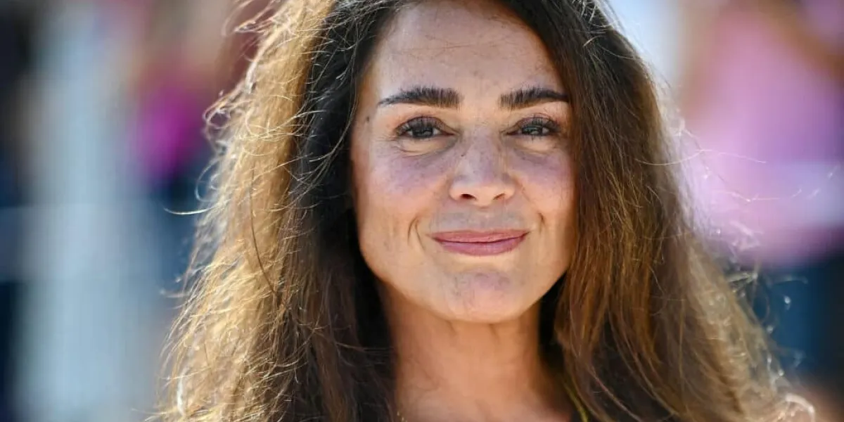 Lola Dewaere : après le suicide de son père, Coluche a voulu l’adopter