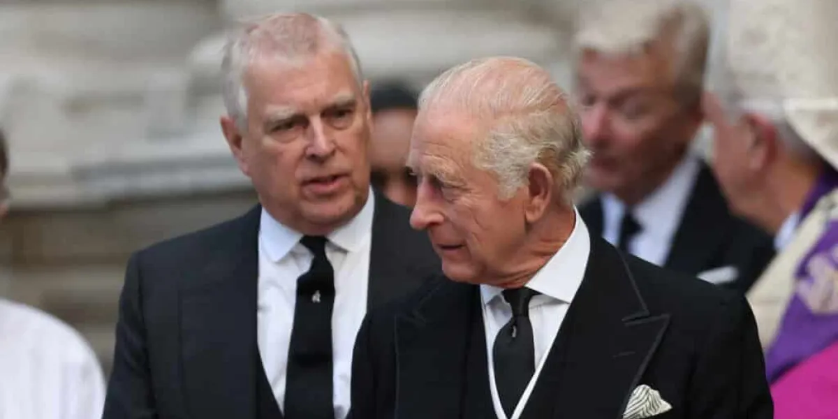 Charles III : titre, honneurs, logement, il retire TOUT à son frère Andrew, le Royaume-Uni sous le choc