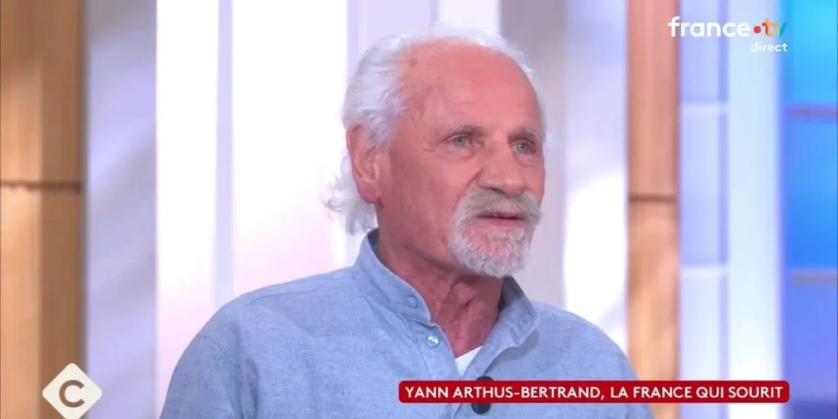Révélations choc sur la mort de Daniel Balavoine : Yann Arthus-Bertrand lui a "donné sa place" à la dernière minute