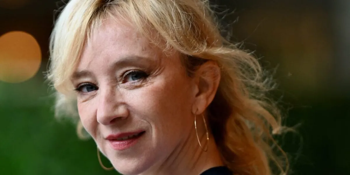 "C'est sûr que c'est lui !", Sylvie Testud a rencontré pour la première fois son père à 34 ans... alors qu'elle était sur scène