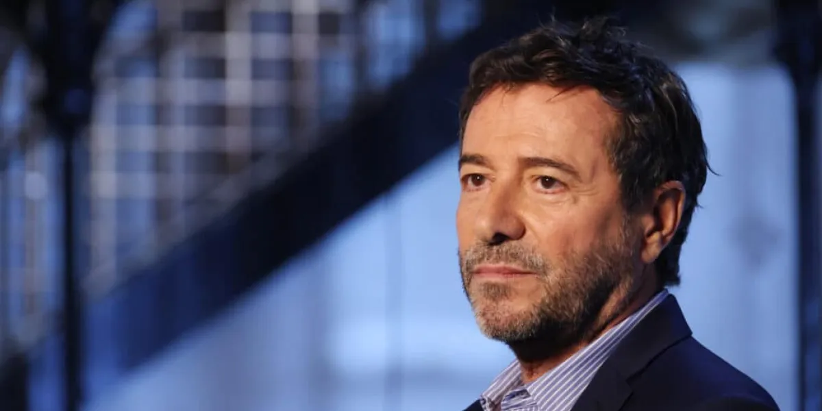 "Quand on fait une connerie on la regrette" : la réponse de Bernard Montiel aux critiques de Sophie Davant