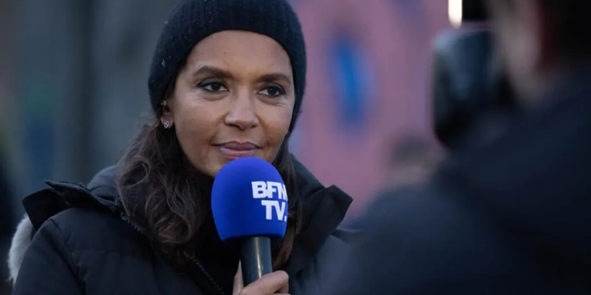 Karine Le Marchand : grosse bourde, l’animatrice annonce l’arrivée d’un bébé