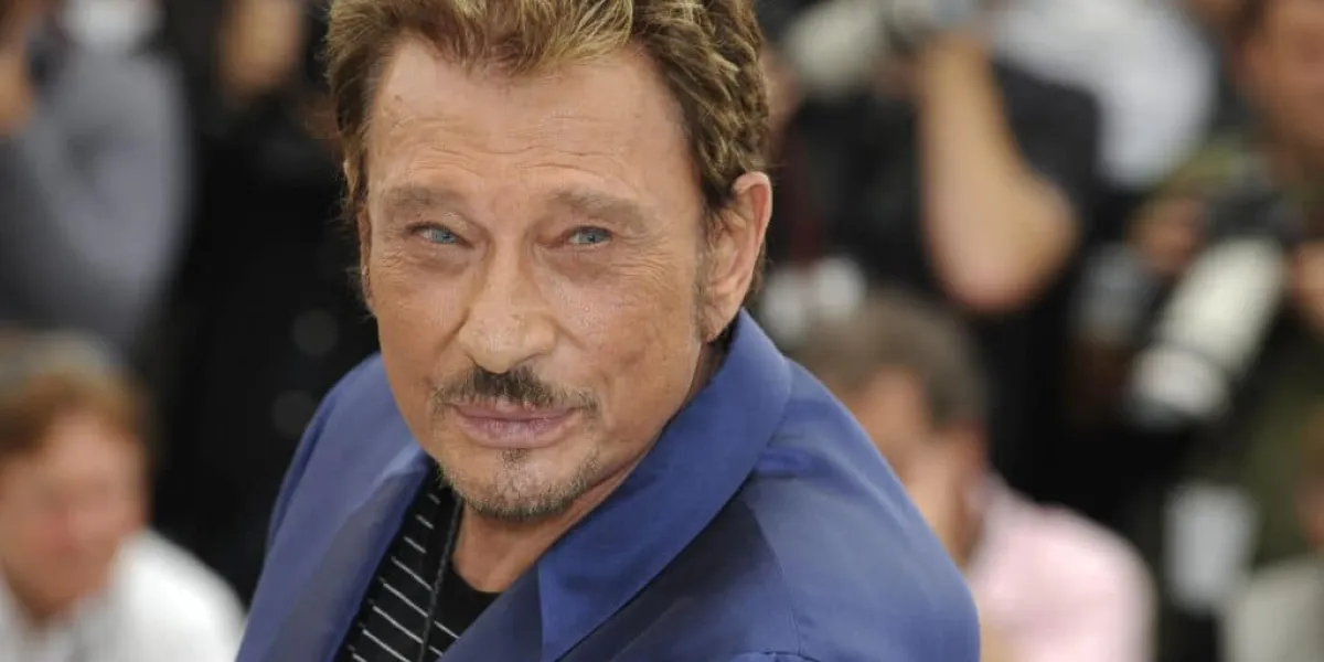 Johnny Hallyday : 8 ans avant de construire la villa Jade, il avait vendu sa propriété aux noms de David et Laura