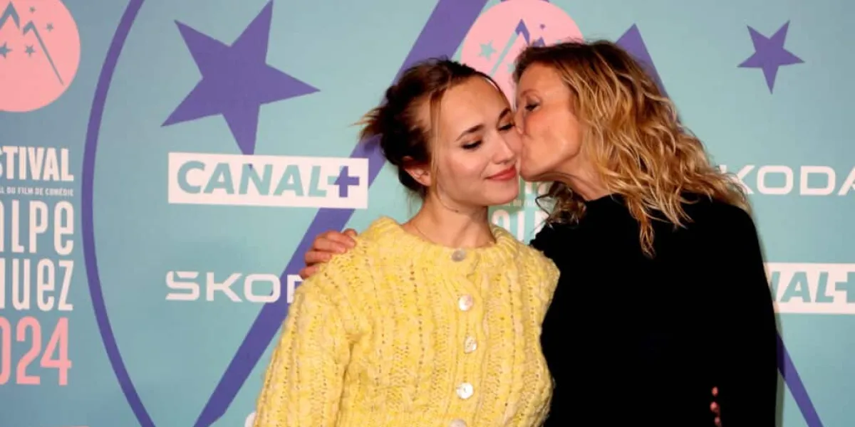 Alexandra Lamy : sa fille Chloe Jouannet arrêtée par la police après un "délit de fuite"