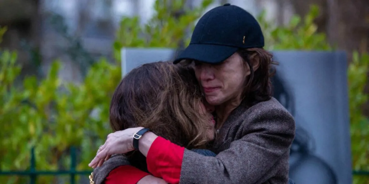 Jane Birkin : ses filles Lou Doillon et Charlotte Gainsbourg bouleversées par l'inauguration d'une passerelle parisienne portant son nom