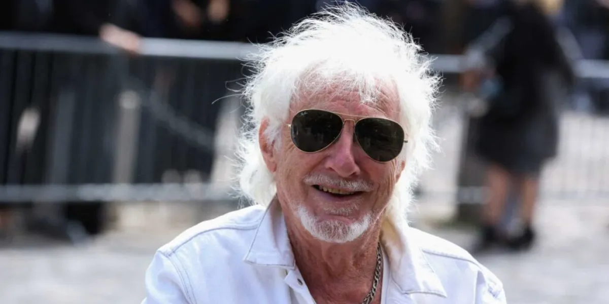 Hugues Aufray honoré : l'émotion du chanteur en recevant la plus haute distinction de Paris